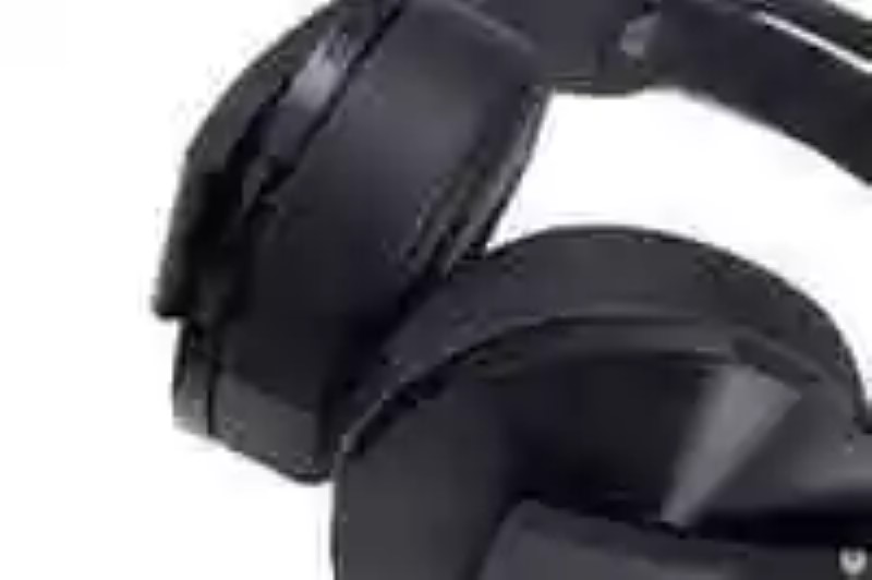 Sony presents their headphones Platinum Wireless Headset for PS4