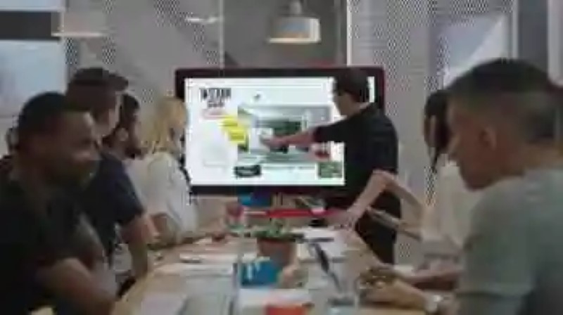 Google Jamboard: the whiteboard 4K for work on equipment already available in Spain