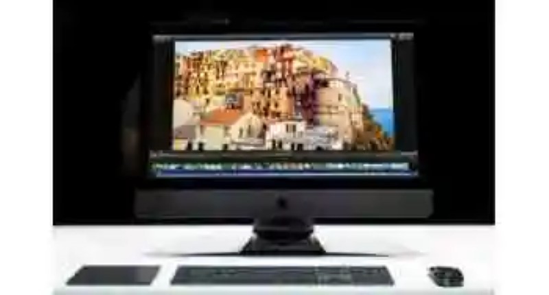 iMac Pro is now available for check out in the local Apple in the united States
