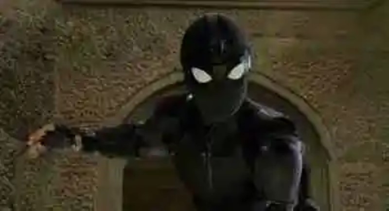 The first image of &#8216;Spider-Man: Far from home&#8217; shows us the new suit Peter Parker