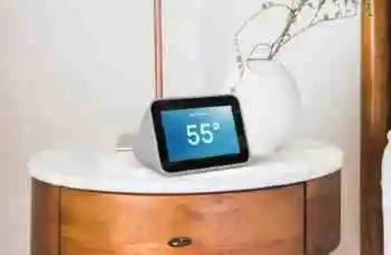 So is Lenovo Smart Clock, the first clock smart alarm clock with Wizard of Google