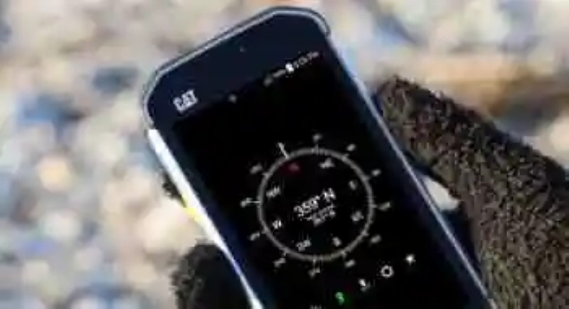 How to use the phone as a compass