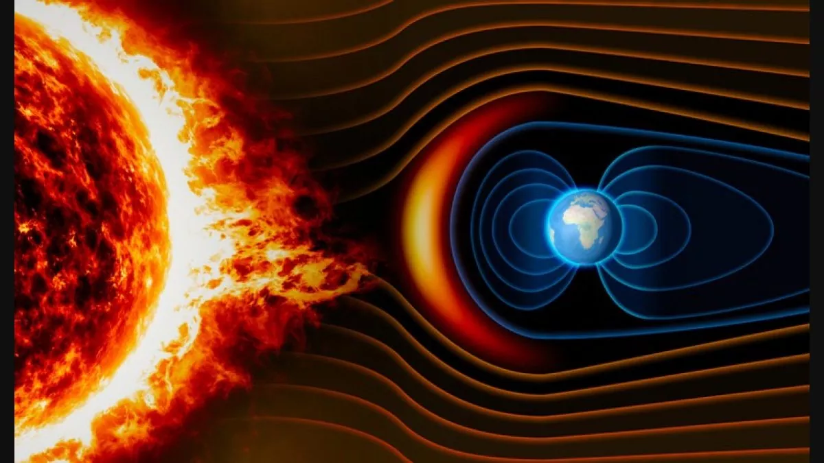 Solar magnetic field about to change